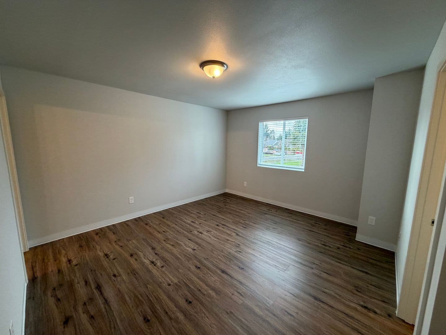 Keizer Apartment: 3983 Pleasant View Drive