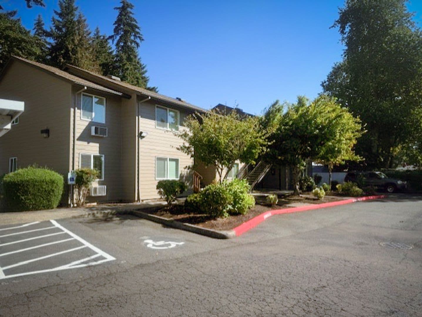 Keizer Apartment: 1026 Ring Street NE