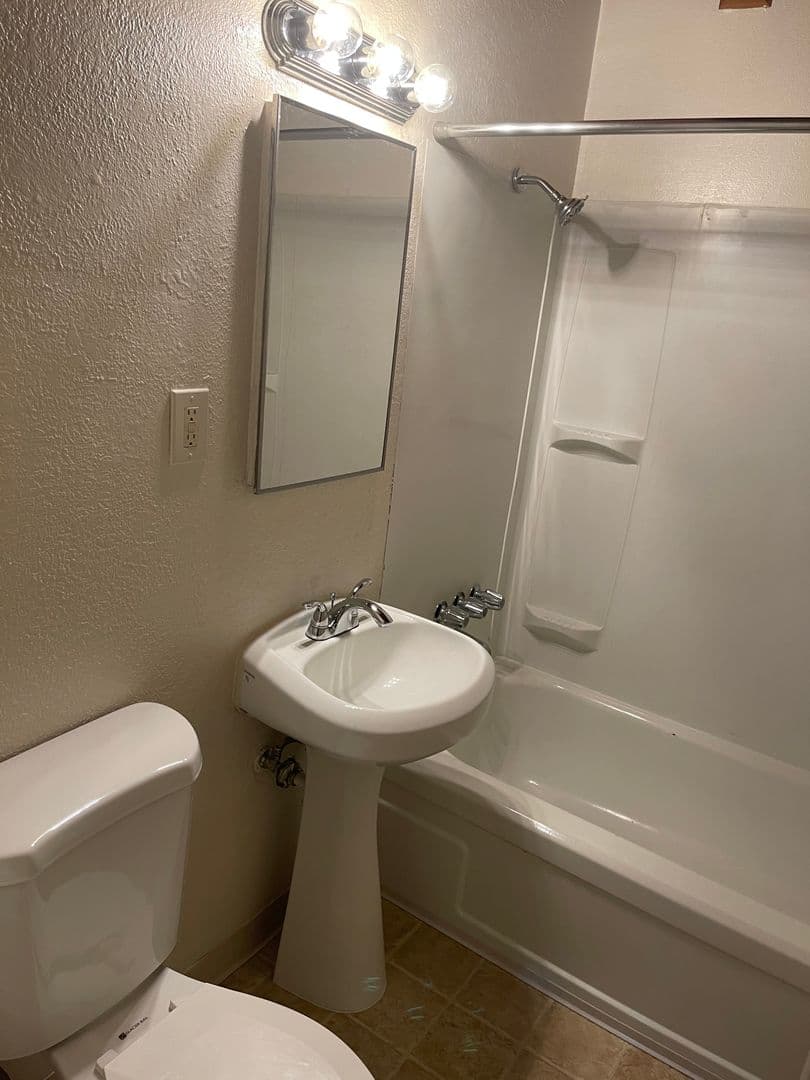 Albany Apartment: 2601 4th Avenue SE