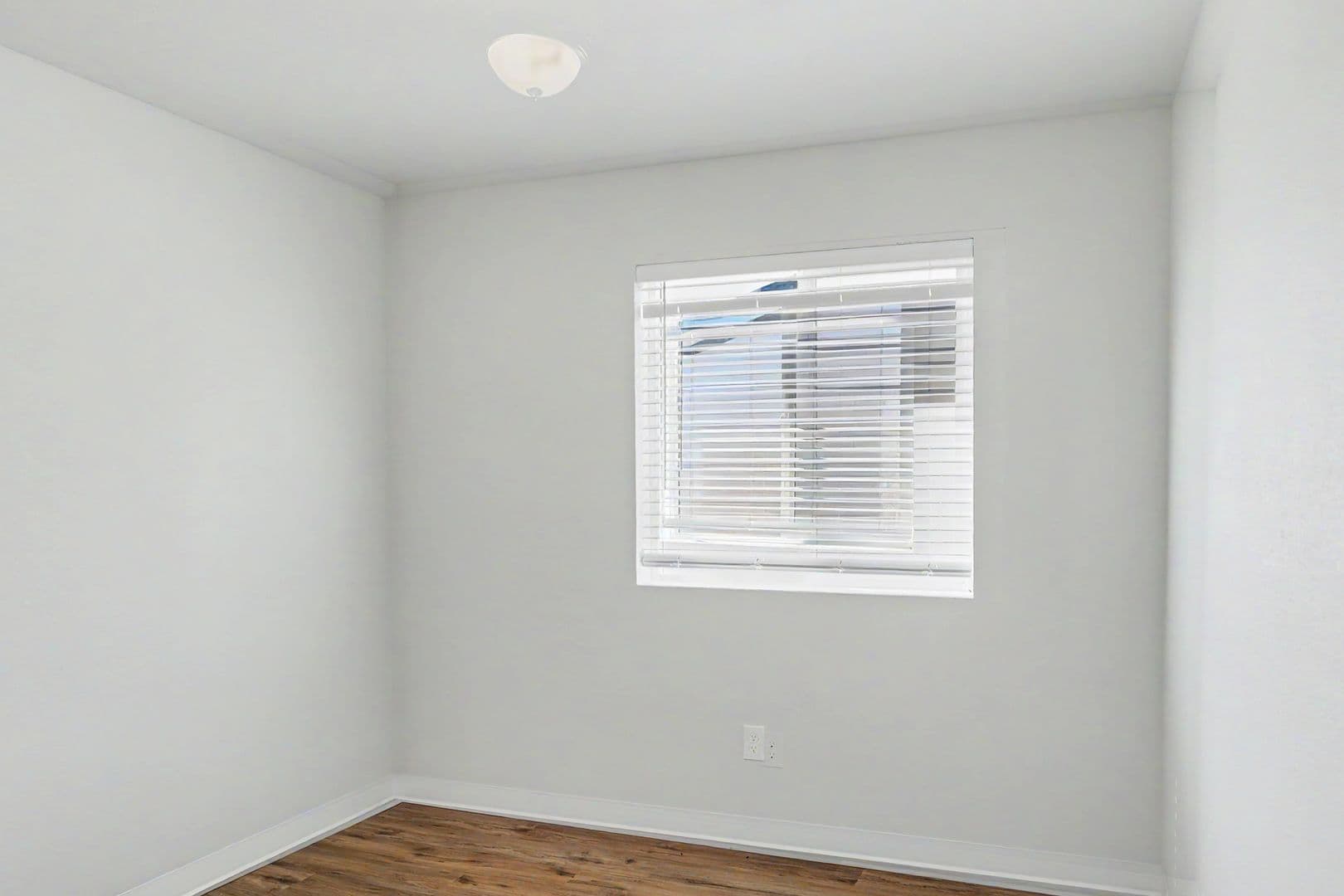 Salem Apartment: 1320 Mildred Lane SE
