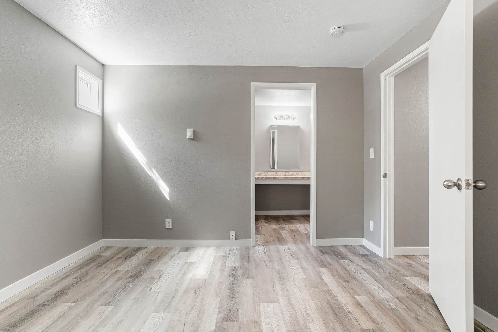 Salem Apartment: 2500 Lancaster Drive NE
