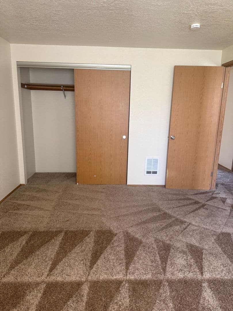 Salem Apartment: 4097 Satter Drive NE