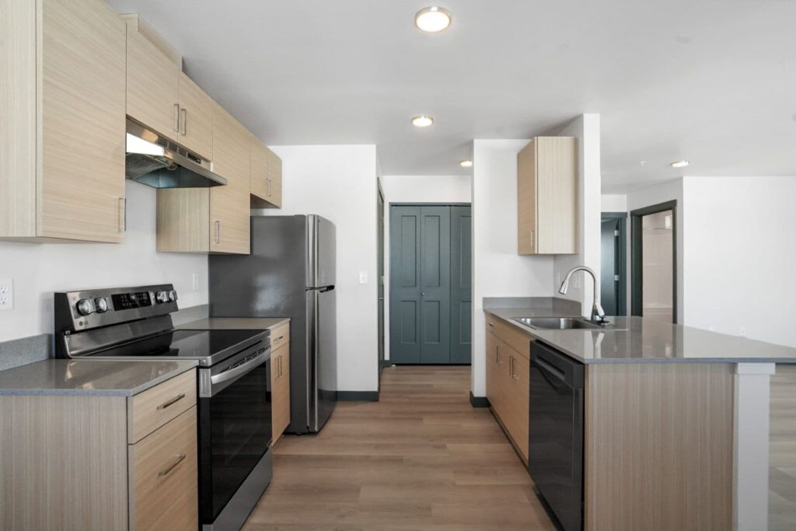 Lebanon Apartment: 305 East Airport Road