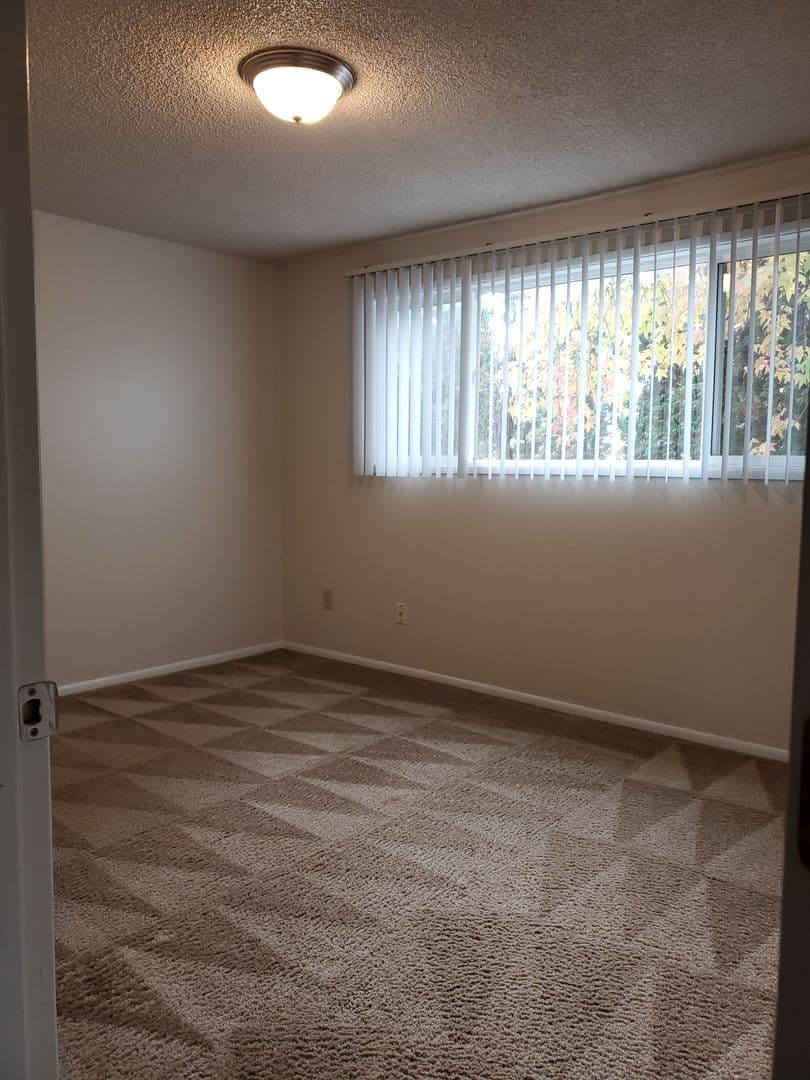 Salem Apartment: 3791 Bayonne Dr SE