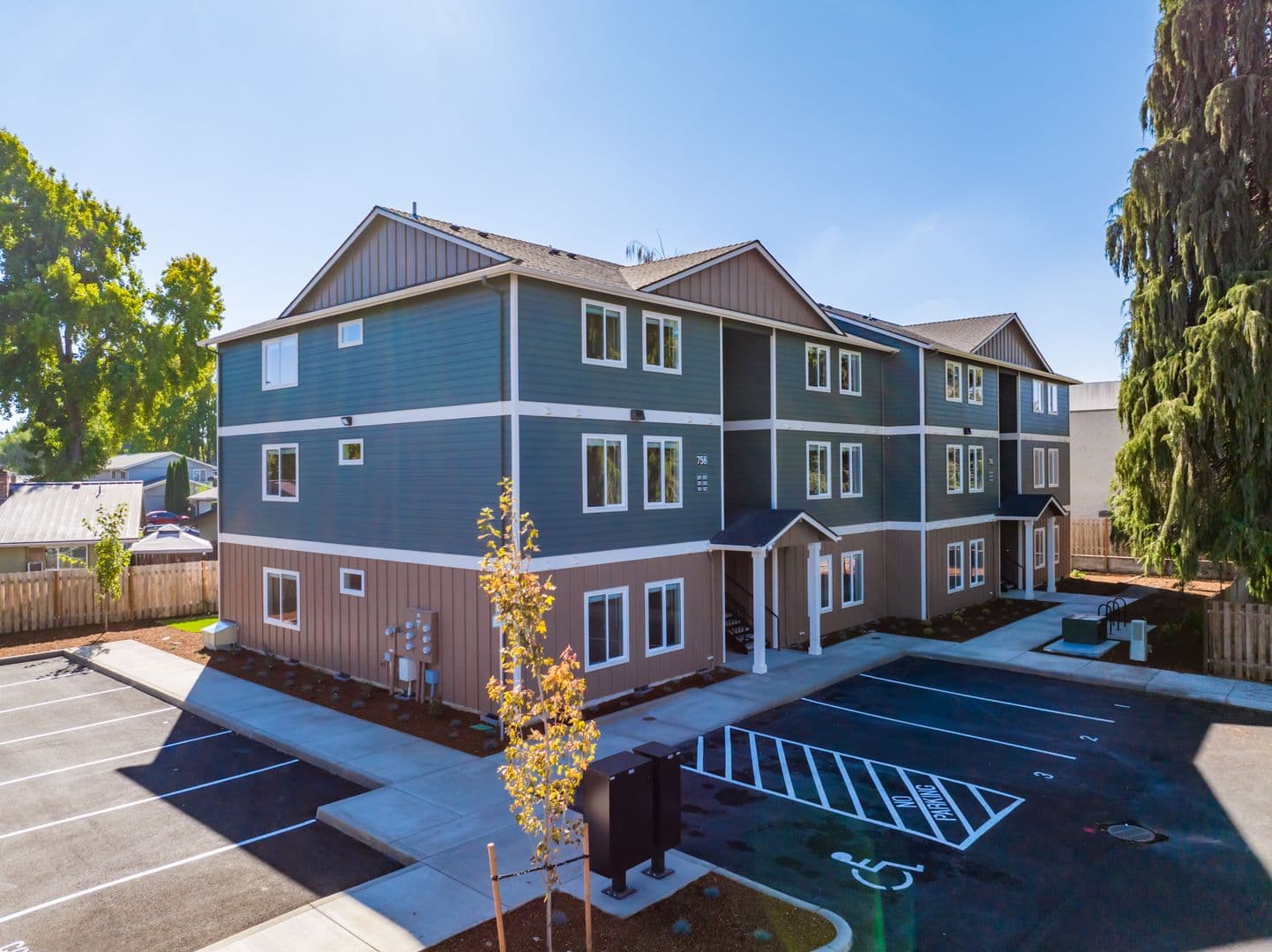 Keizer Apartment: 756 Chemawa Rd NE