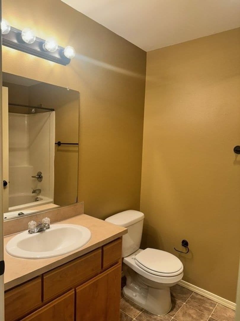 Salem Apartment: 4976 Turquoise Ave SE