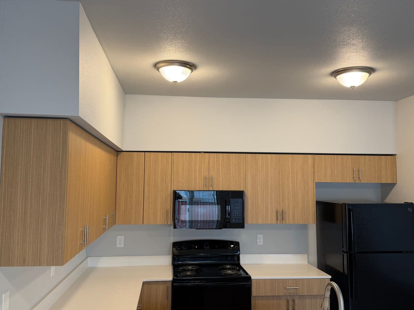Keizer Apartment: 3983 Pleasant View Drive