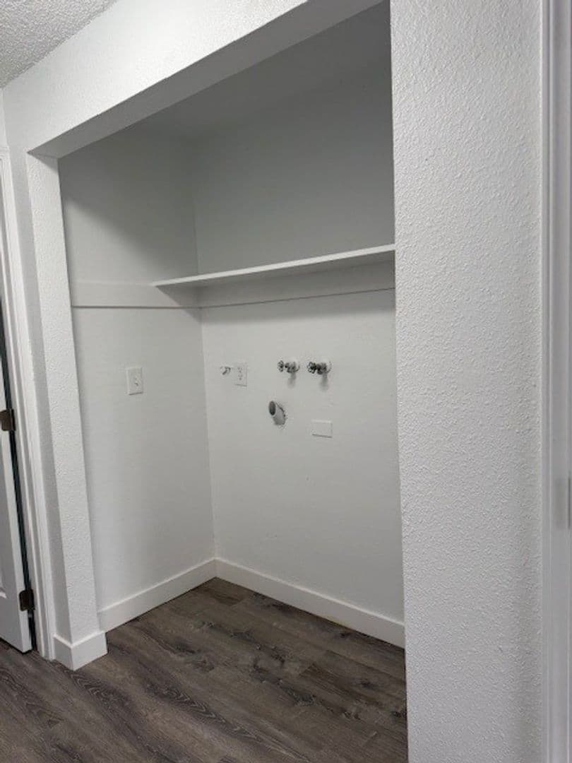 Salem Apartment: 3414 30th Ave NE