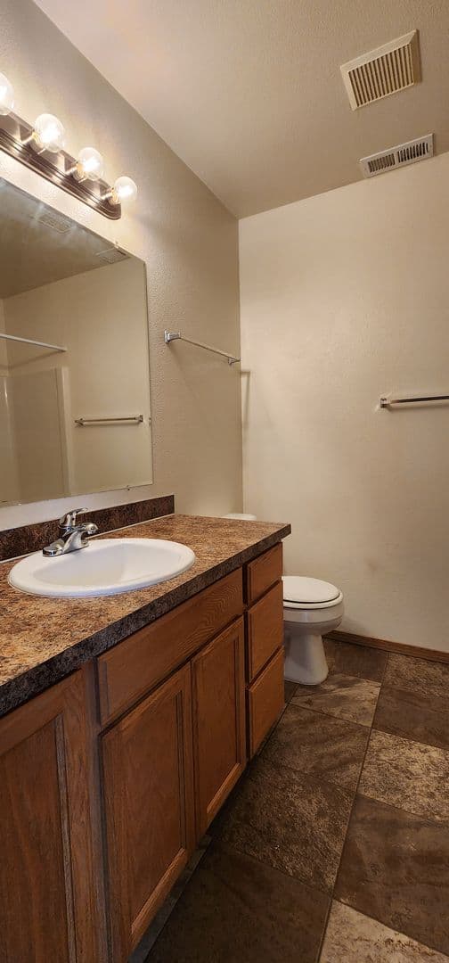 Dallas Apartment: 450 NE A Street
