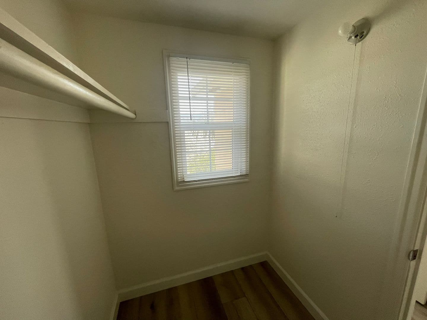 Roseburg Apartment: 1104 NE Freemont Ave
