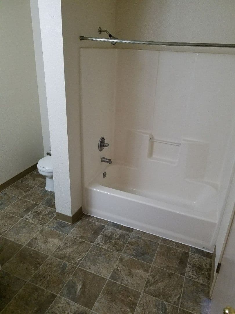 Keizer Apartment: 1026 Ring Street NE