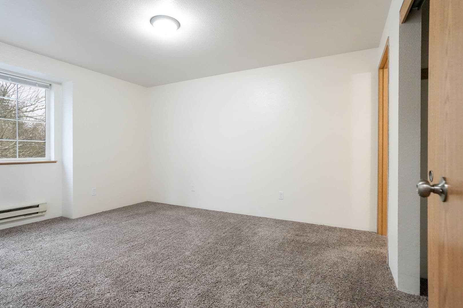 Troutdale Apartment: 26719 SE Stark St