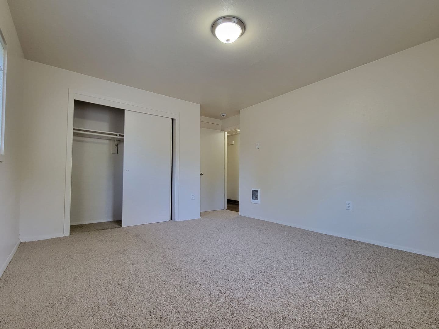 Salem Apartment: 4251 32nd Place NE