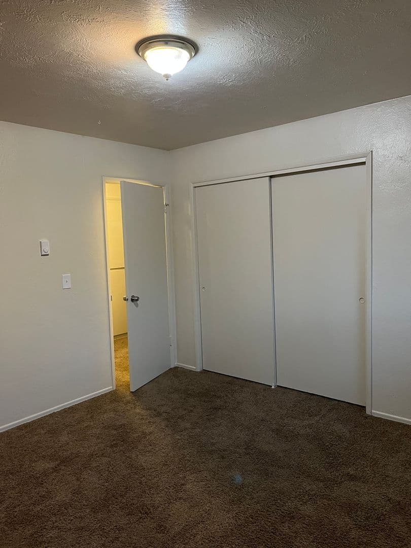 Salem Apartment: 4235 Fir Rest Way NE