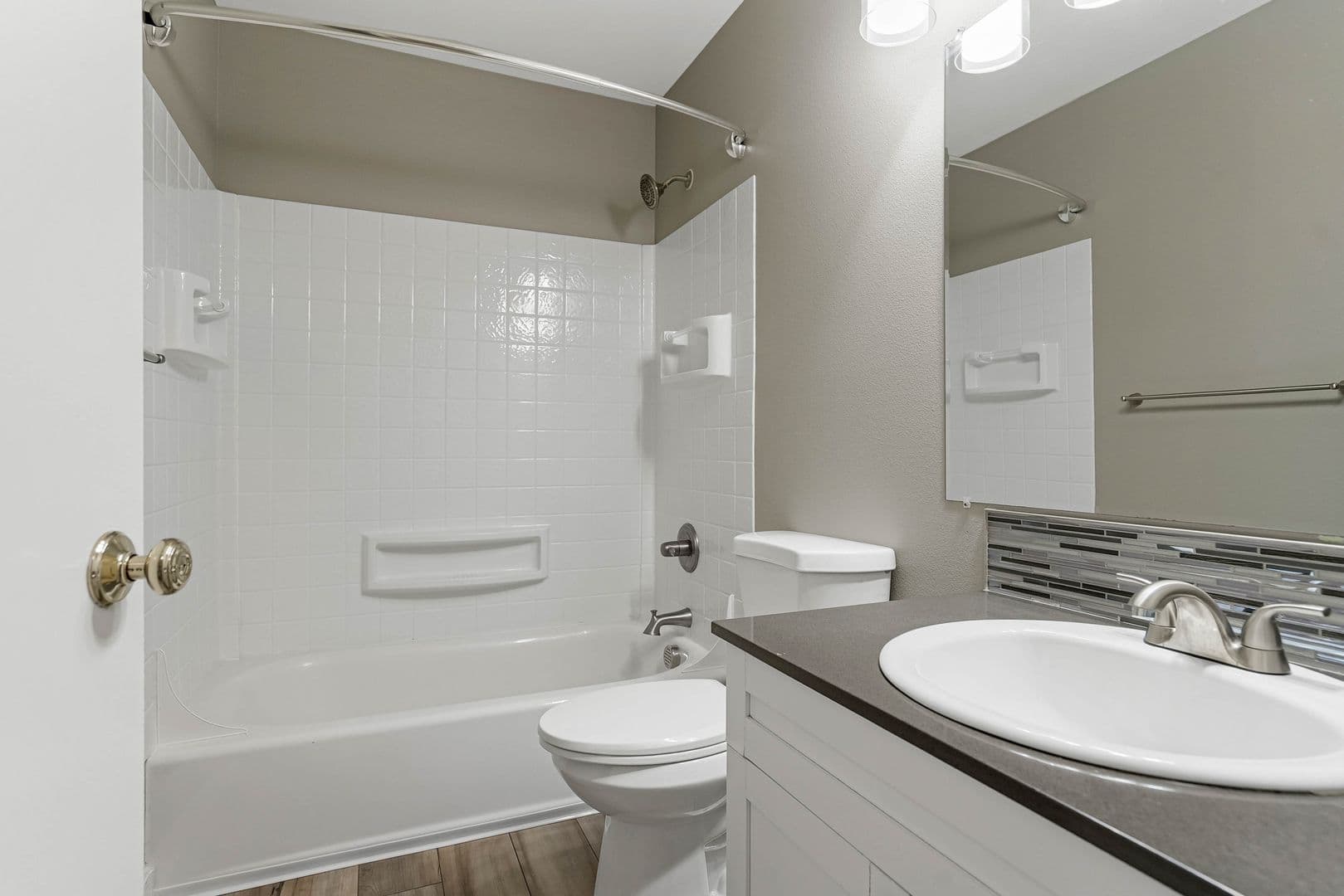 Salem Apartment: 2500 Lancaster Drive NE