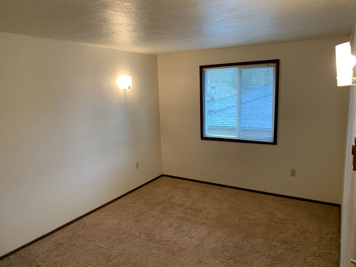 Salem Apartment: 731 Gerth Ave NW