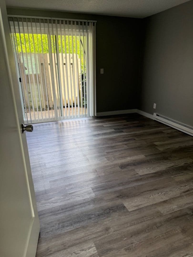 Salem Apartment: 2500 Lancaster Drive NE