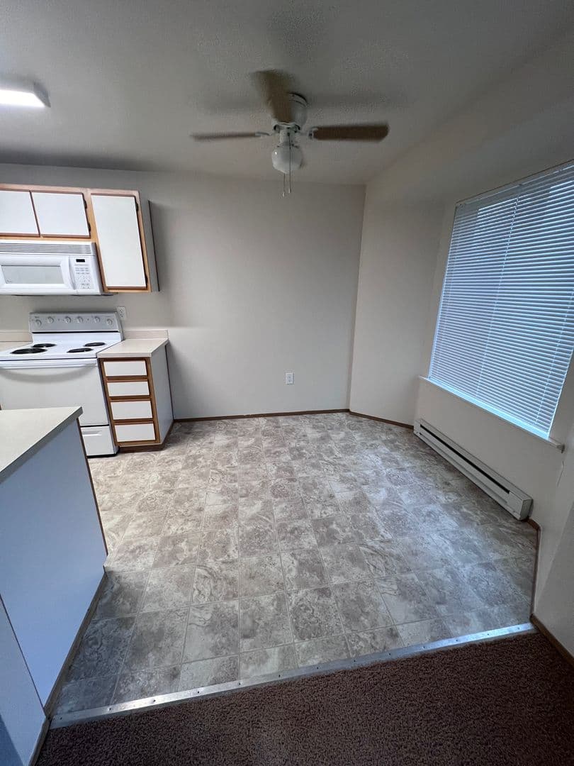 Albany Apartment: 872 Belmont Avenue SW