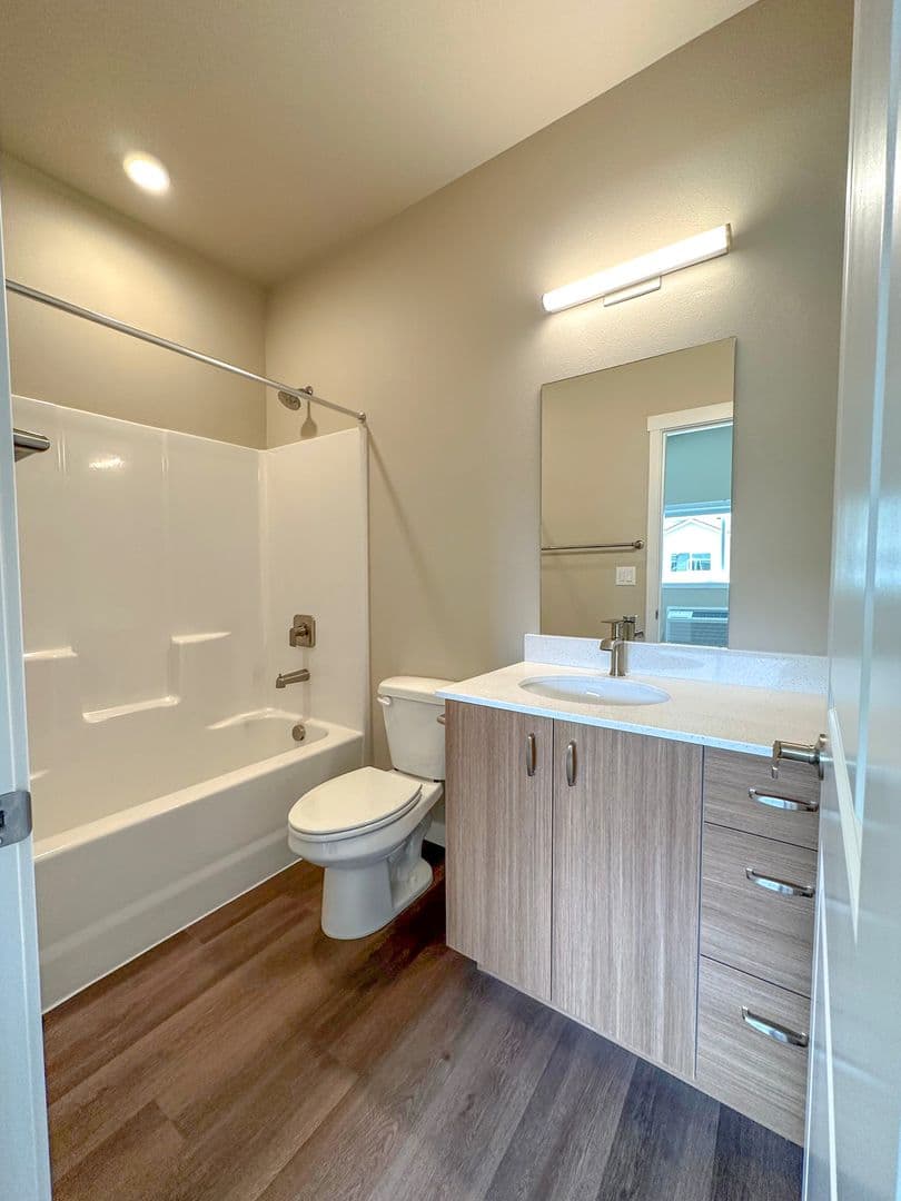 Salem Apartment: 4624 Lancaster Dr NE