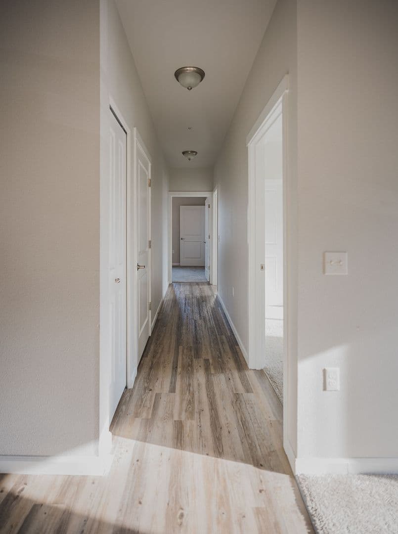Salem Apartment: 3240 Harold Drive NE