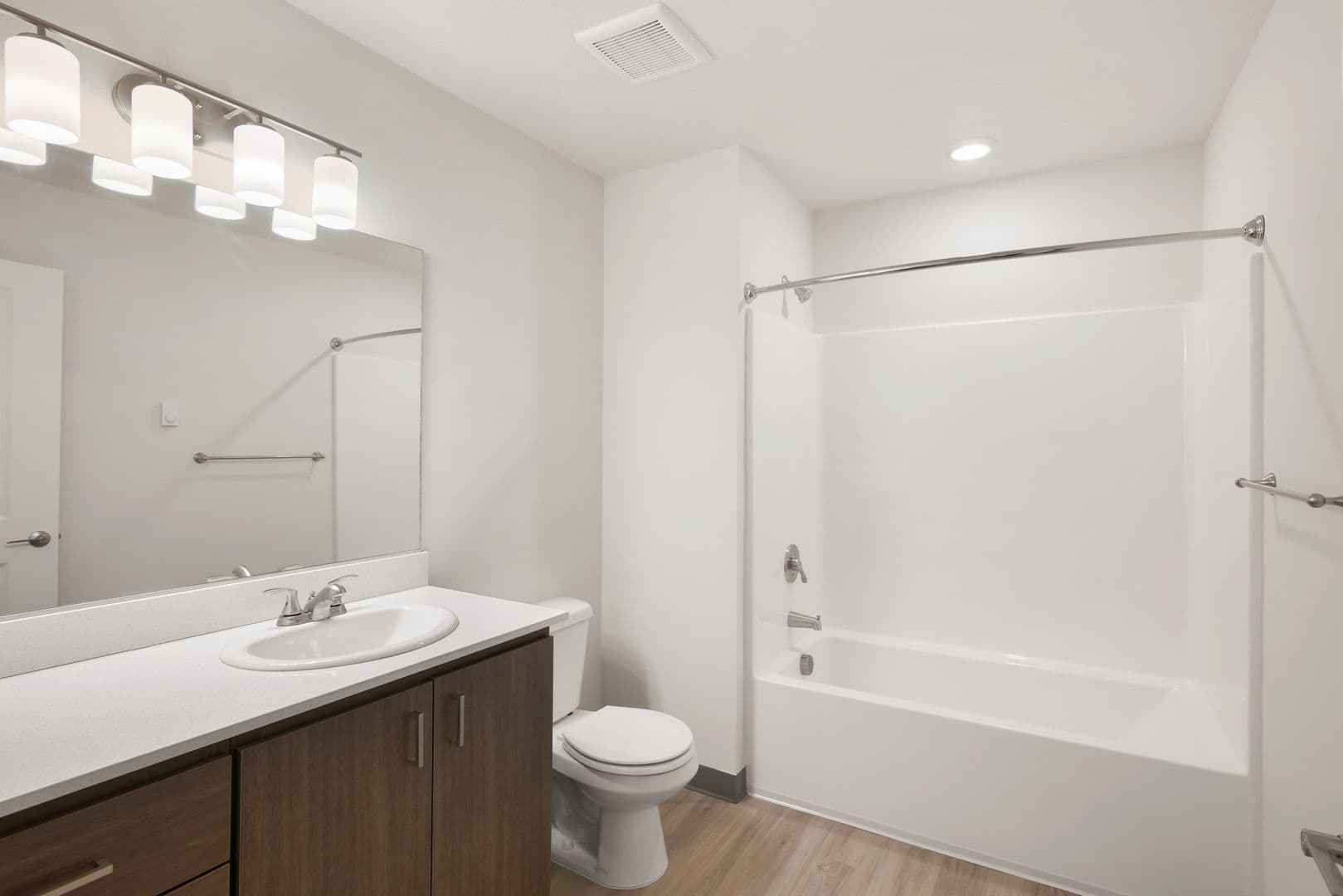 Salem Apartment: 4433 Mahrt Ave SE