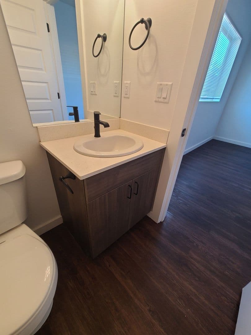 Sweet Home Apartment: 987 Long St
