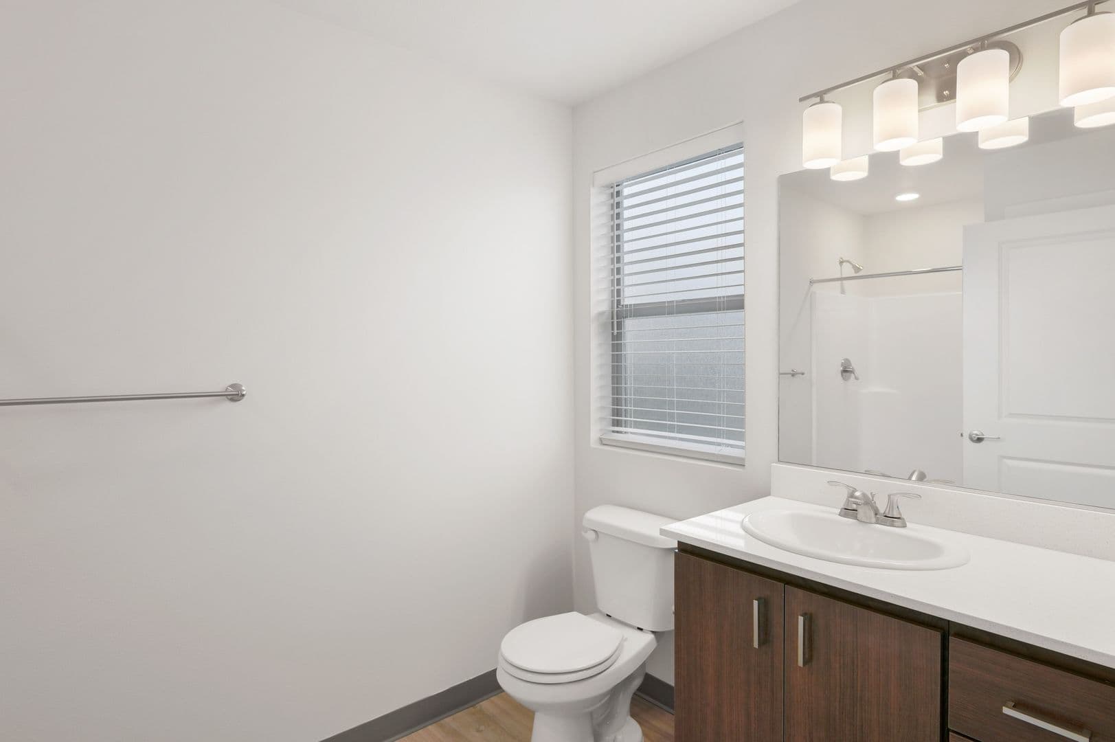 Salem Apartment: 4433 Mahrt Ave SE