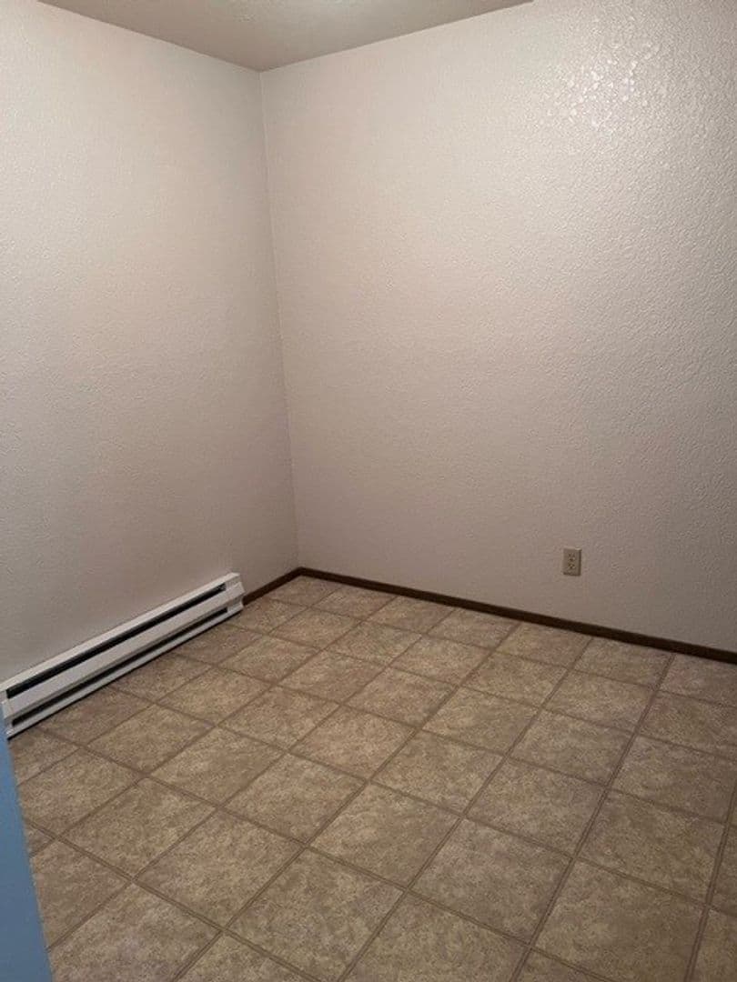 Keizer Apartment: 601 Chemawa Road N