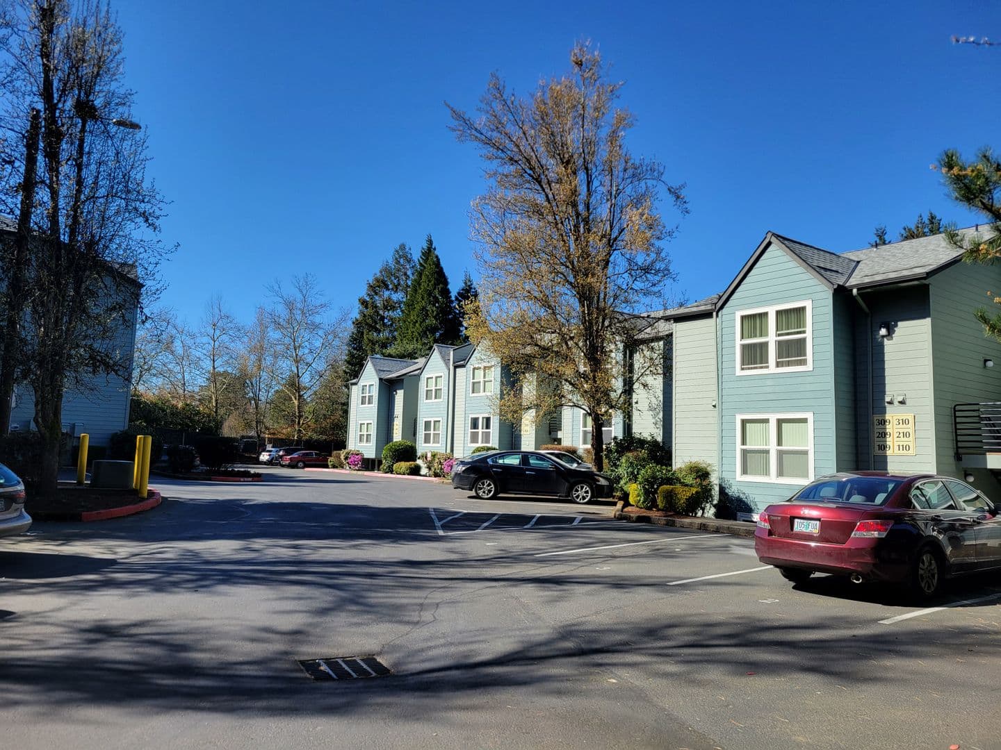 Salem Apartment: 435 Vista Ave SE