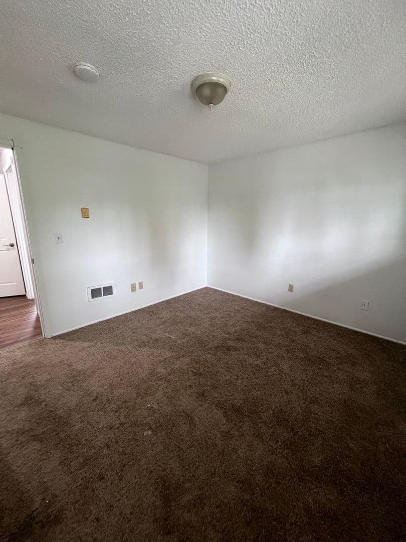 Albany Apartment: 510 34th Avenue SE