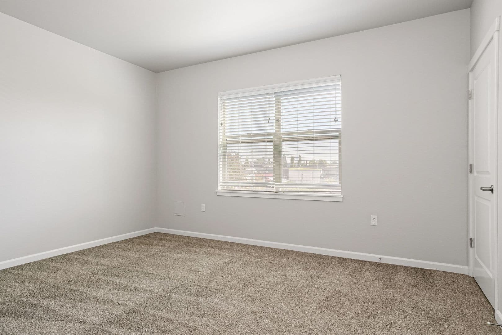 Salem Apartment: 3240 Harold Drive NE