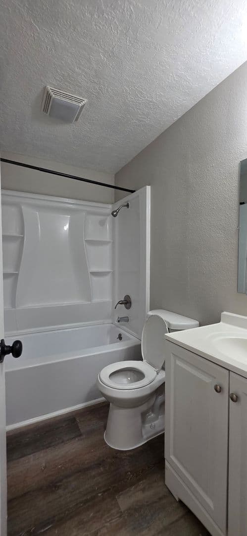 Salem Apartment: 4006 Satter Drive NE