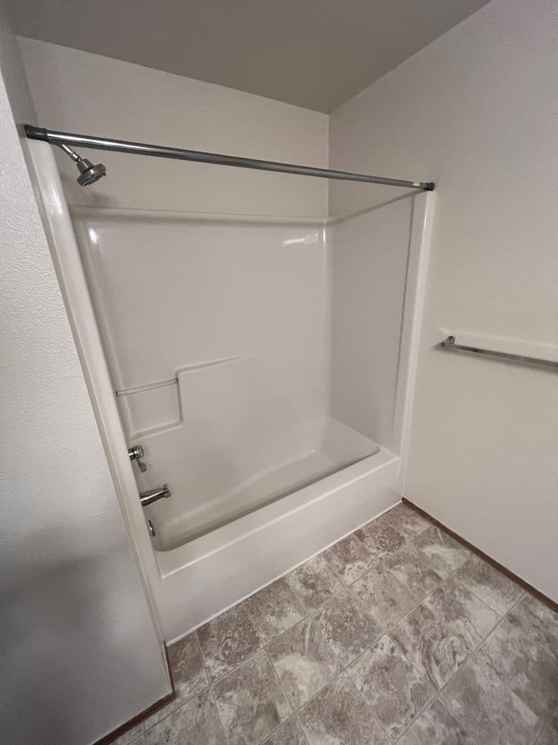 Albany Apartment: 872 Belmont Avenue SW