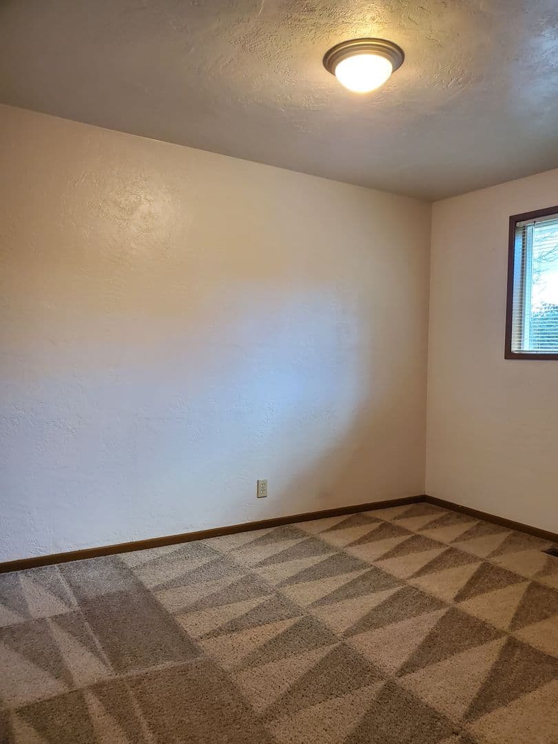 Salem Apartment: 2231 Salem Dallas Highway NW