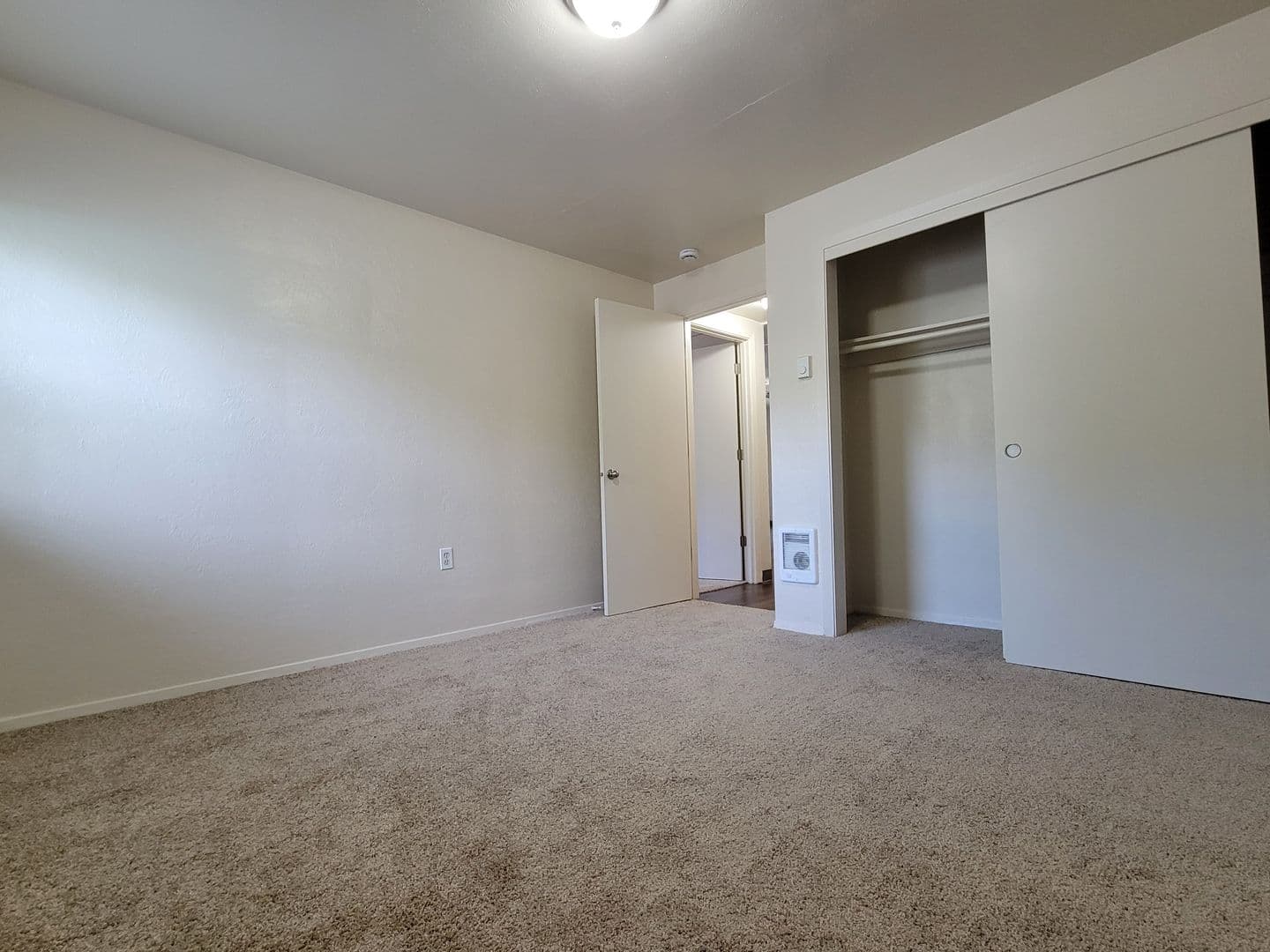 Salem Apartment: 4251 32nd Place NE