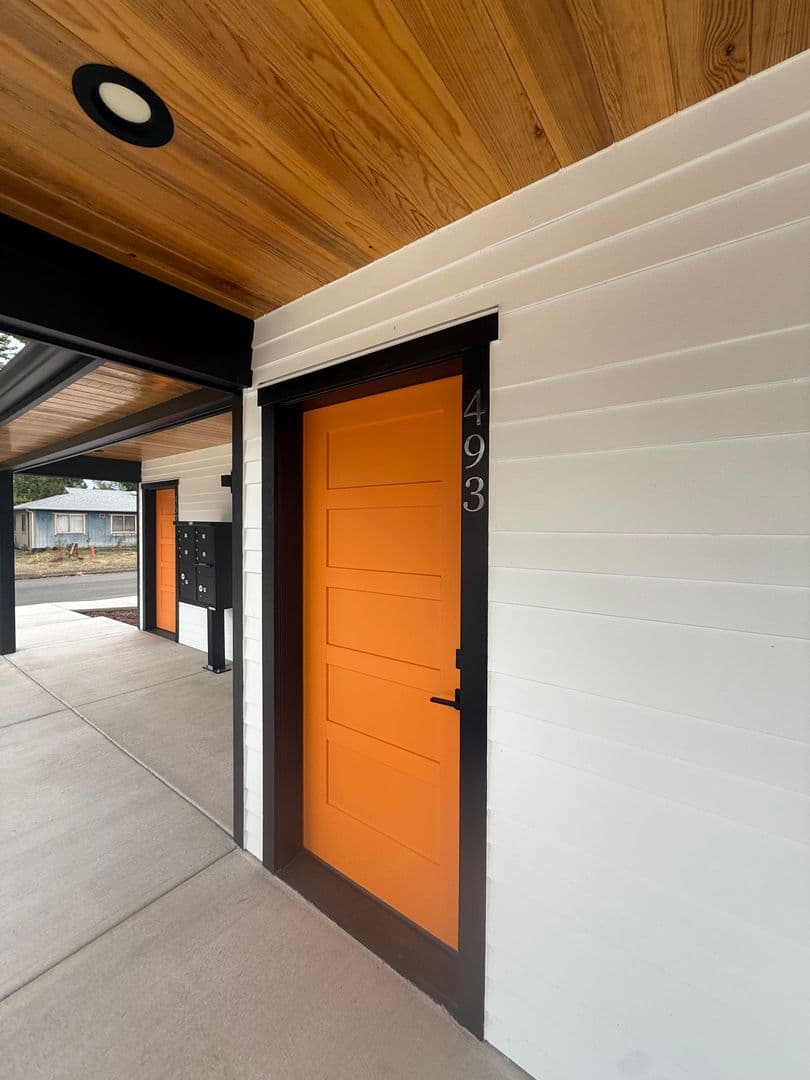 Keizer Apartment: 491 Marino Drive N