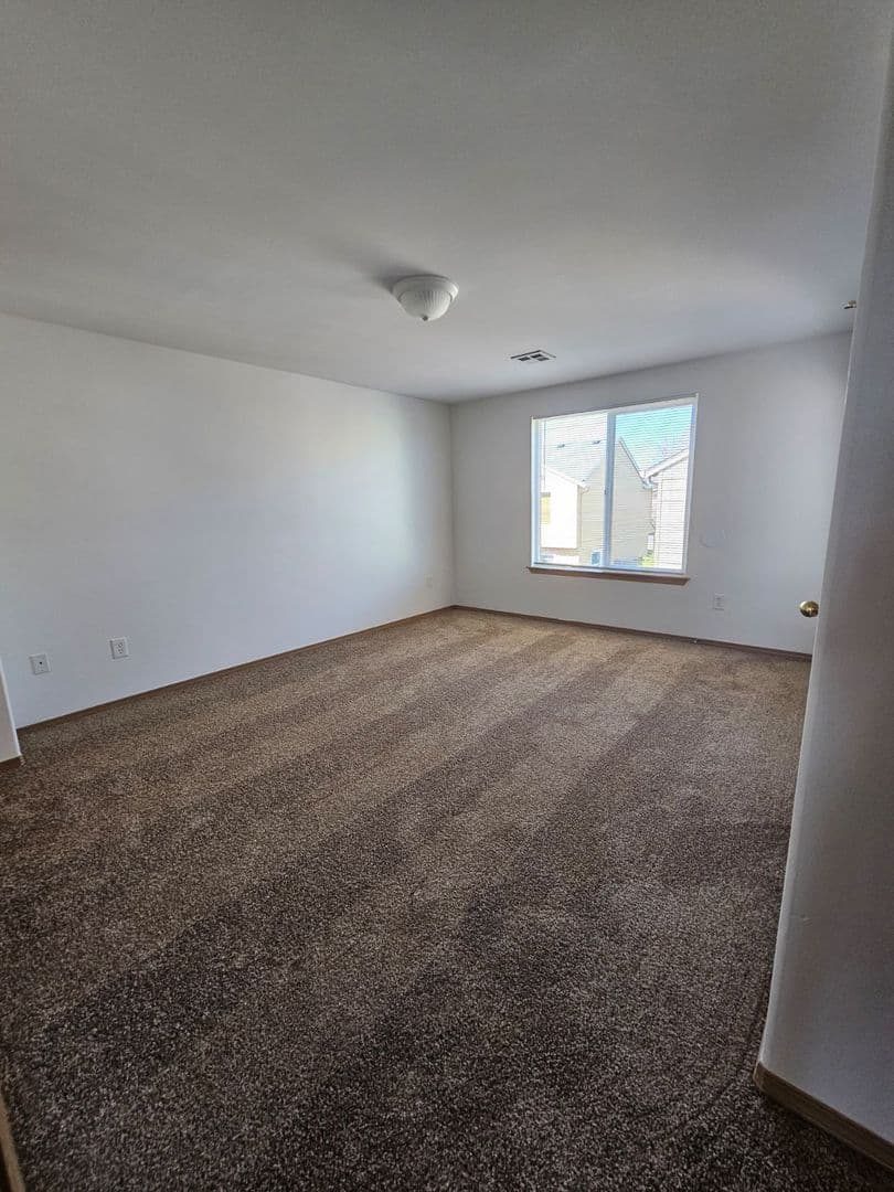 Albany Townhome: 3511 25th Court SE