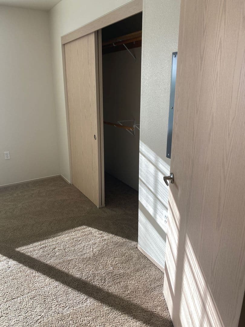 Albany Apartment: 3320 Jackson Street SE