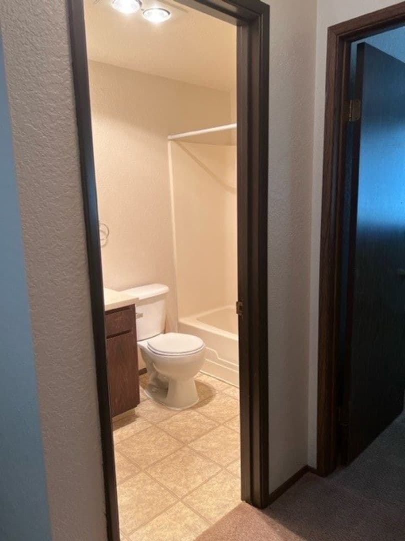 Keizer Apartment: 601 Chemawa Road N