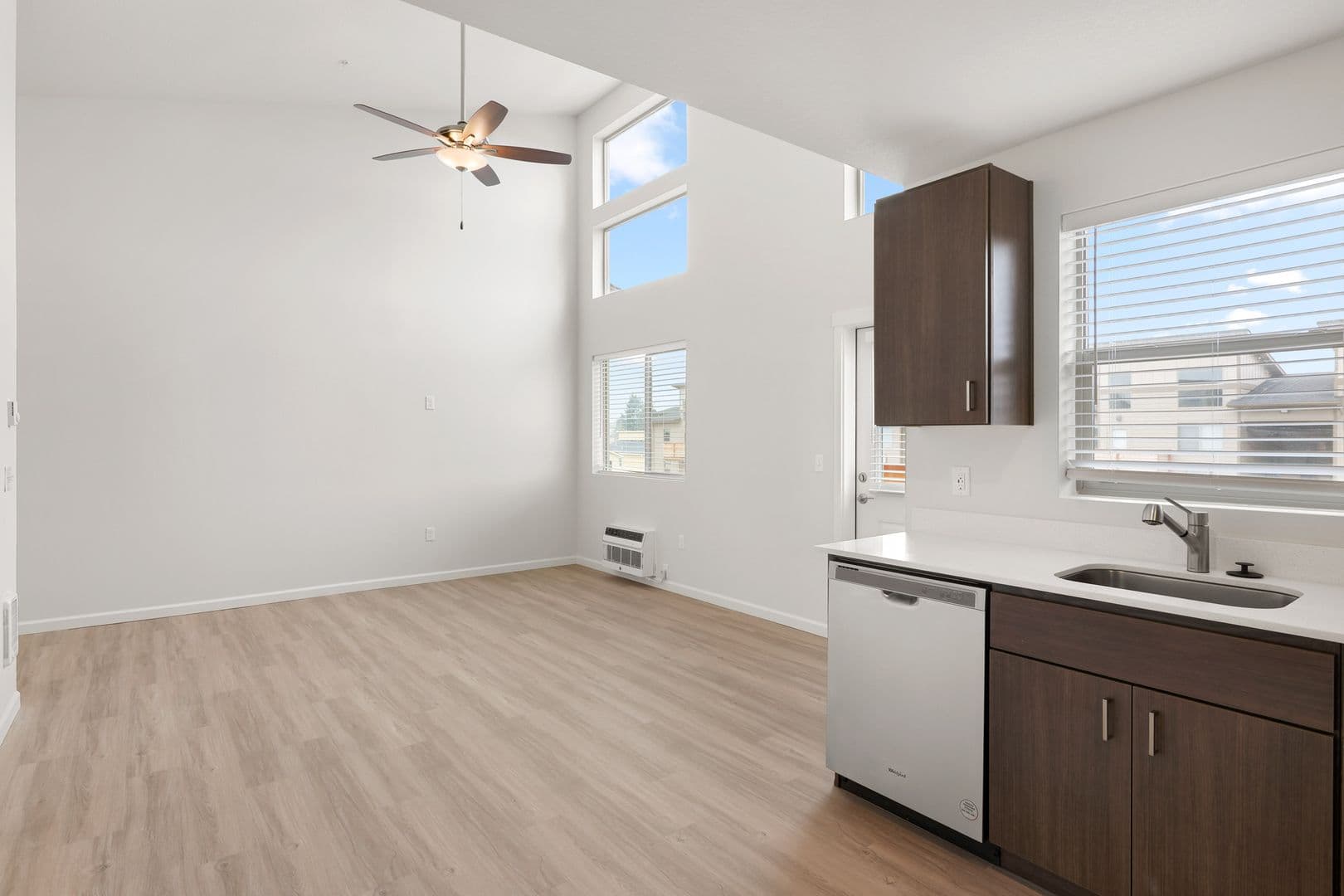 Salem Apartment: 4433 Mahrt Ave SE