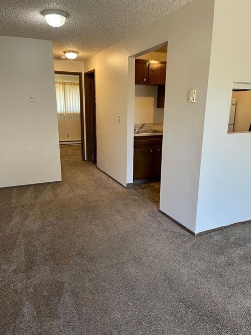 Salem Apartment: 440 Lancaster Drive SE