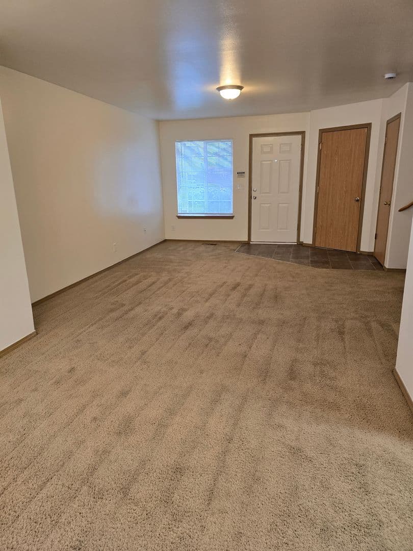 Albany Townhome: 3511 25th Court SE