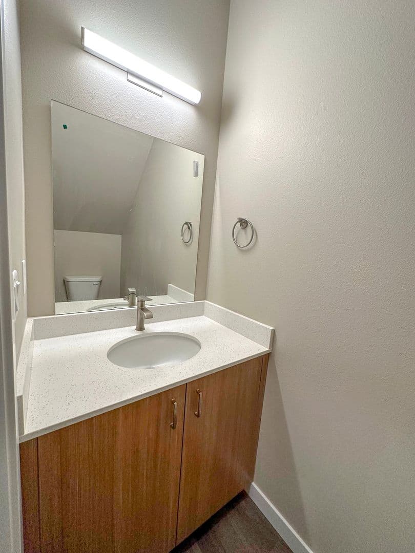 Salem Apartment: 4624 Lancaster Dr NE