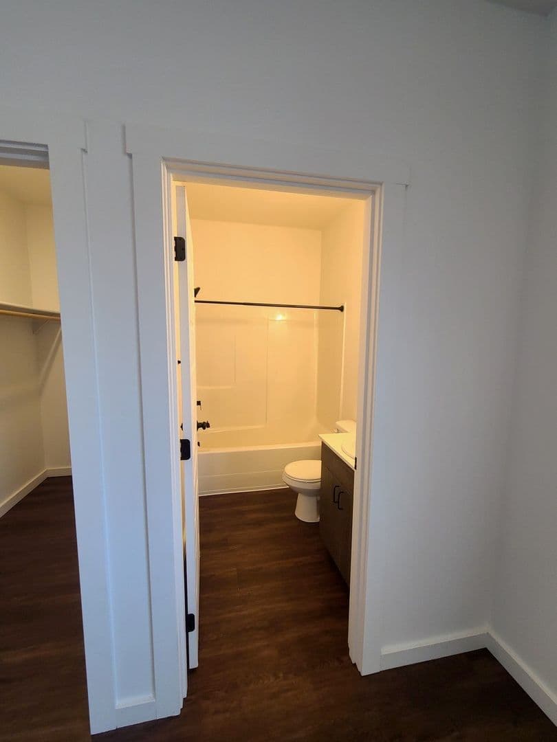 Sweet Home Apartment: 987 Long St