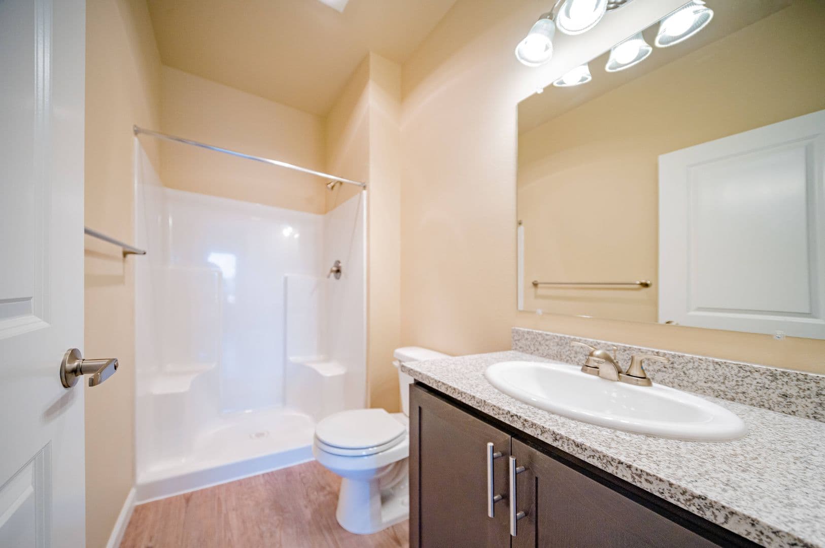Salem Apartment: 3220 Lansing Avenue NE