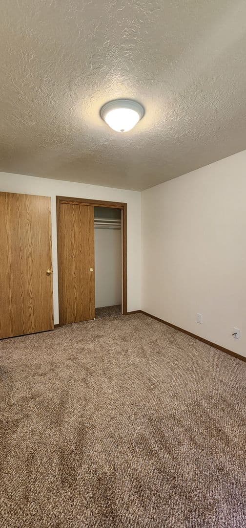 Keizer Apartment: 4022 Holly Ct NE