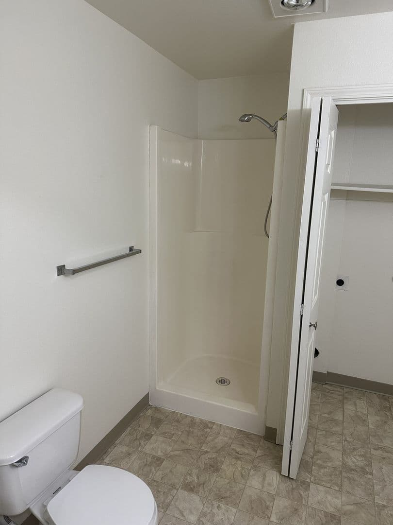 Keizer Apartment: 145 Dearborn Avenue N