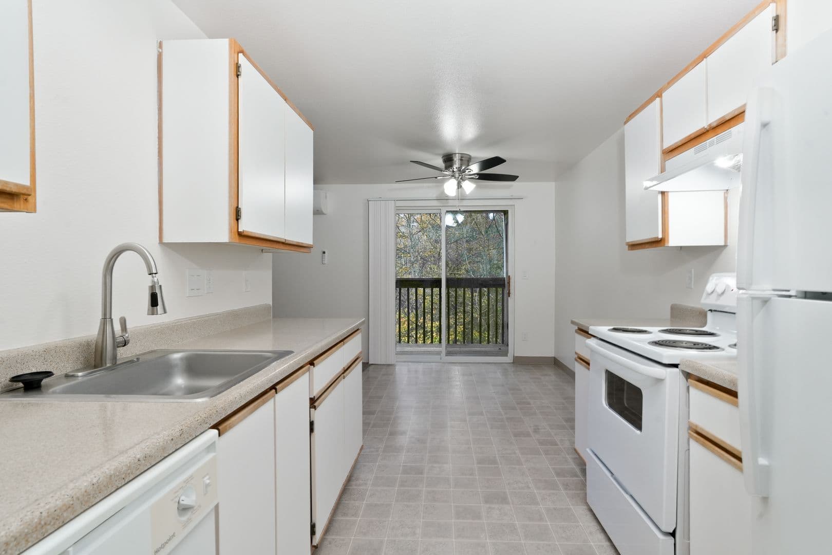 Troutdale Apartment: 26719 SE Stark St