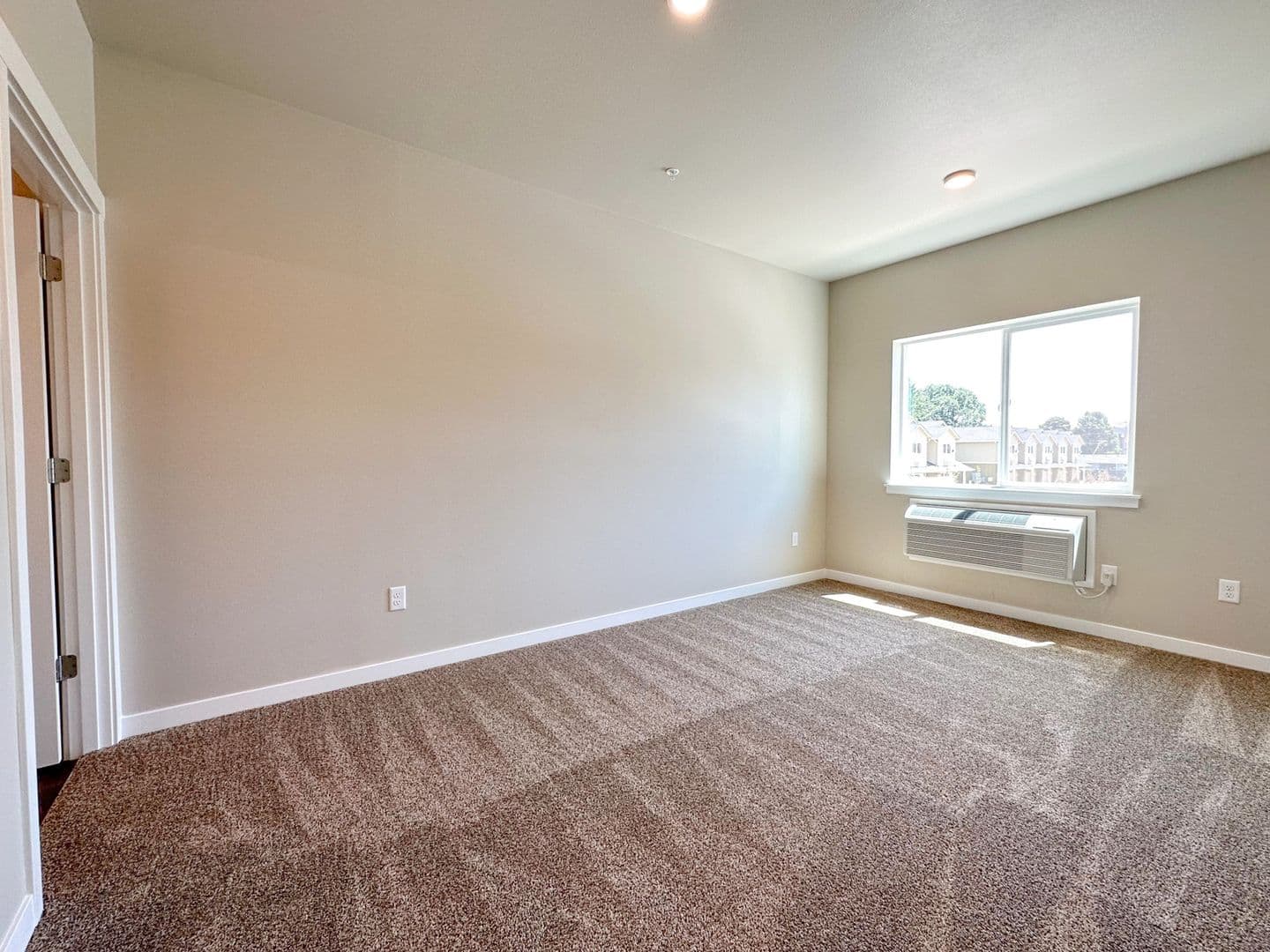 Salem Apartment: 4624 Lancaster Dr NE