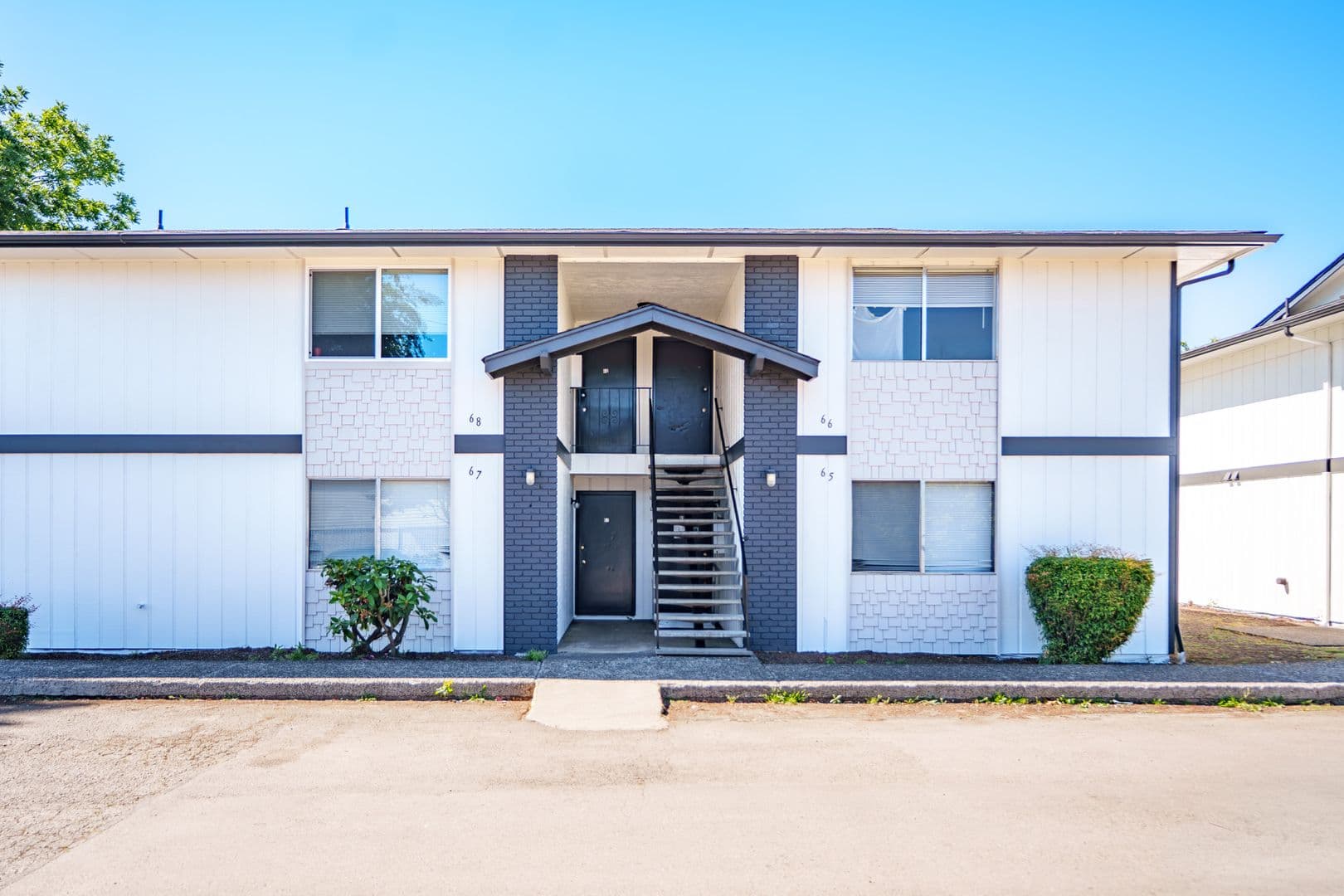 Salem Apartment: 3755 Hawthorne Ave NE